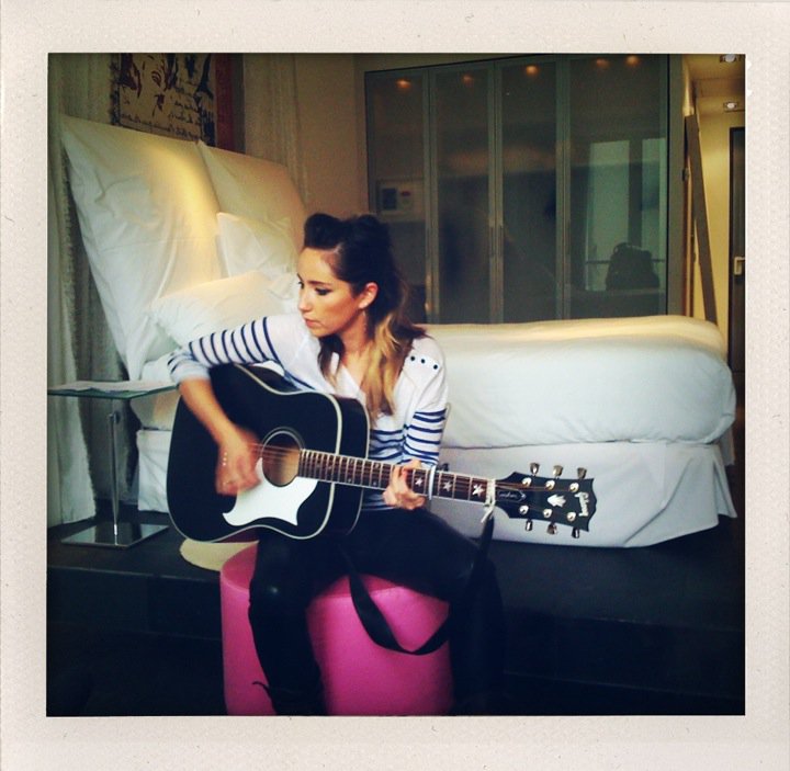 KT Tunstall en session acoustique pour Madmoizelle KT Tunstall en session acoustique pour Madmoizelle